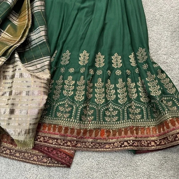 Pakistani indian Maria B Green Embroidered Dress chest 38 - Picture 5 of 7